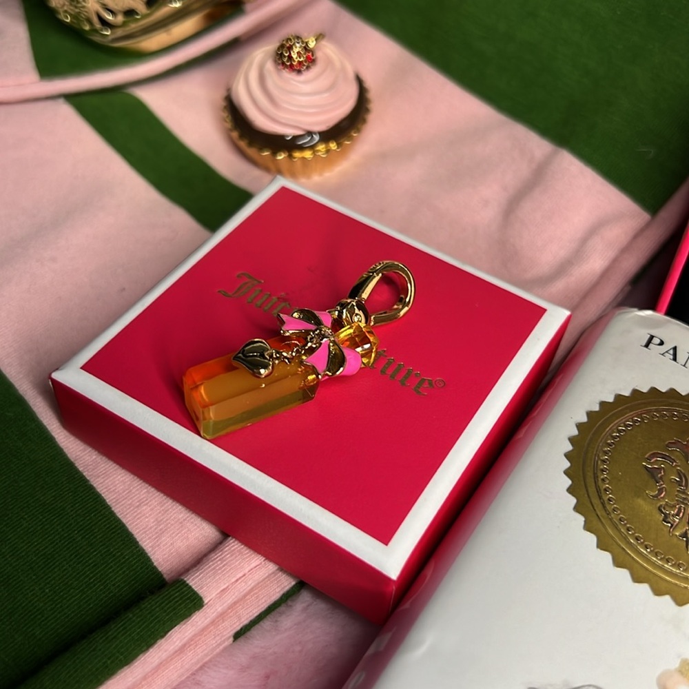 RARE✨Juicy Couture Viva La Fleur Fragrance charm NWT - Picture 3 of 7